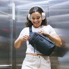 Load image into Gallery viewer, Sherpani Metro Convertible Travel Sling