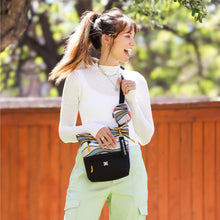 Load image into Gallery viewer, Sherpani Sadie Bag