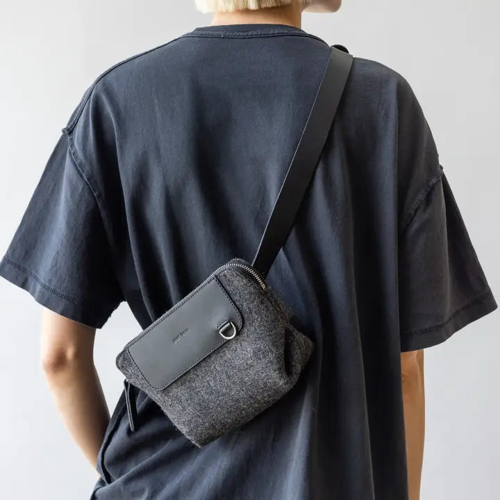 Graf Lantz Handbags &amp; Wallets Bedford Merino Wool Belt Bag - Charcoal / Black