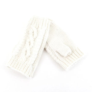 Pretty Persuasions Ivory Cable Knit Gloves