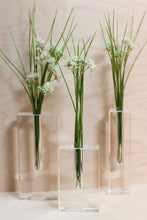 Load image into Gallery viewer, Tizo Design Home Decor - Home Accent Crystal Bud Vase
