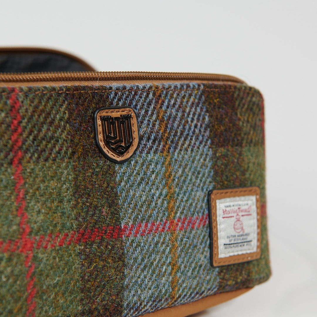 Islander UK Toiletry Bag Islander UK Toiletry Bag – Chestnut Blue Tartan