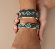 Load image into Gallery viewer, Etkie Jewelry Kelly Green Beaded Glass Cuff - Small
