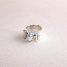 Load image into Gallery viewer, Lilly Barrack Single Pearl Ring
