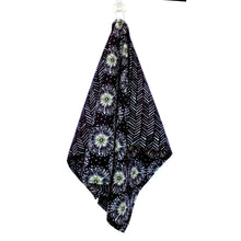 Load image into Gallery viewer, Ellembee Gift Two Sided Towels Black &amp; White Allium
