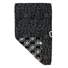 Load image into Gallery viewer, Ellembee Gift Two Sided Towels Black &amp; White Allium
