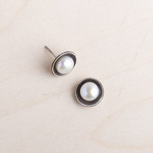 MARTINI Jewels Jewelry Oxidized Sterling Silver Discs with Pearls Post Earrings